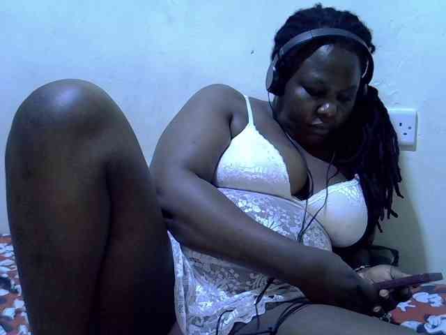 sexy-ebony254 webcam