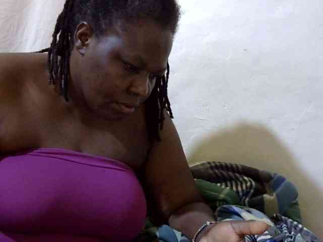 sexy-ebony254 webcam