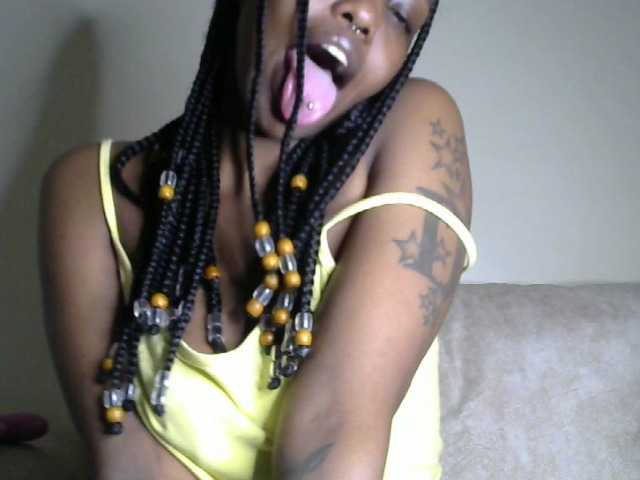 sexxygoldy's BongaCams show and profile