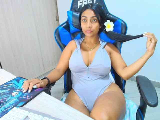 Sophiiaaxx webcam