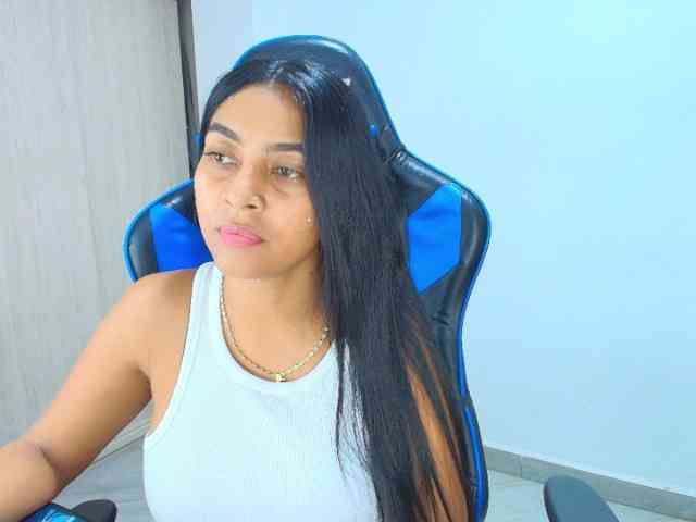 Sophiiaaxx webcam