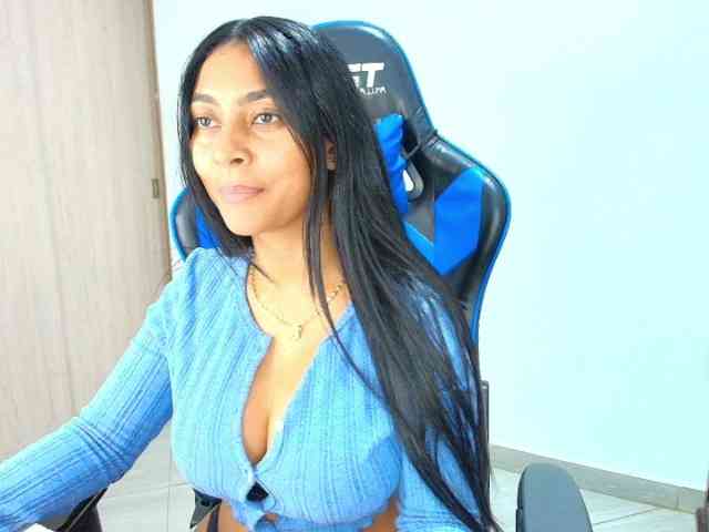Sophiiaaxx webcam
