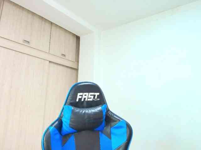 Sophiiaaxx webcam