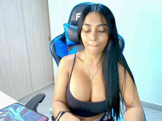 Sophiiaaxx webcam