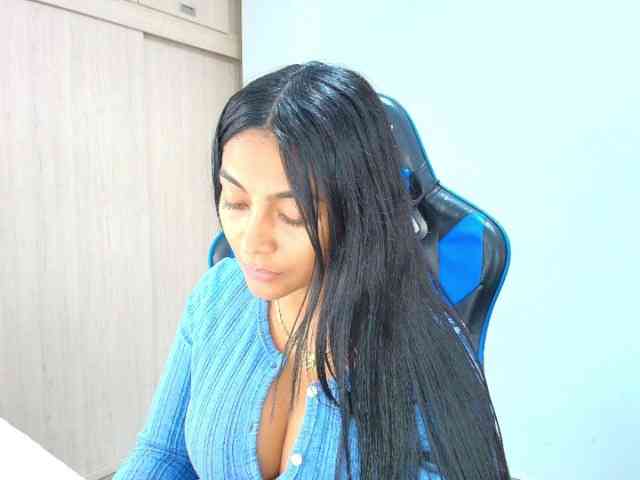 Sophiiaaxx webcam