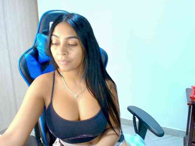 Sophiiaaxx webcam