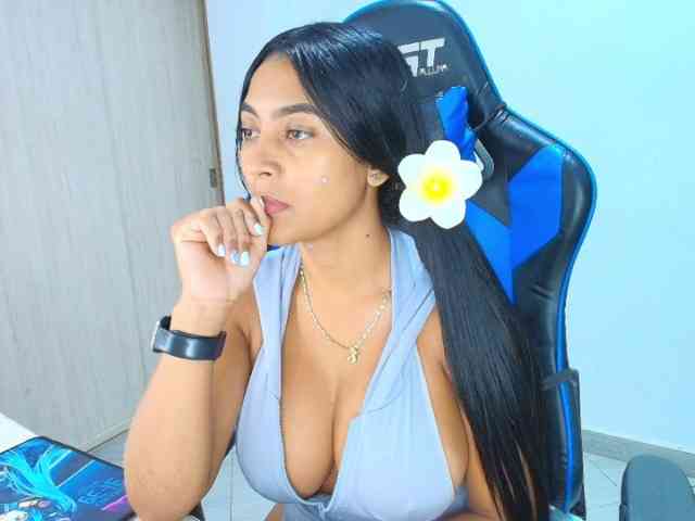 Sophiiaaxx webcam