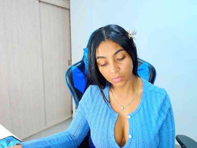 Sophiiaaxx webcam