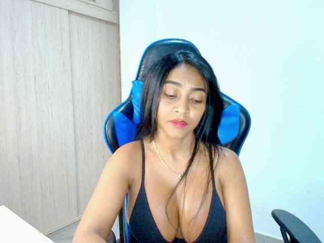 Sophiiaaxx webcam