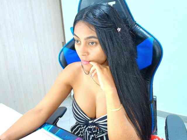 Sophiiaaxx webcam