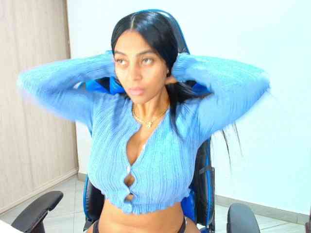 Sophiiaaxx webcam