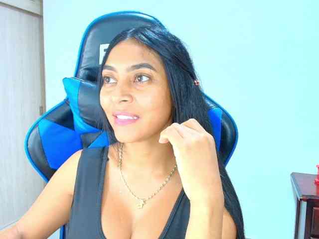 Sophiiaaxx webcam
