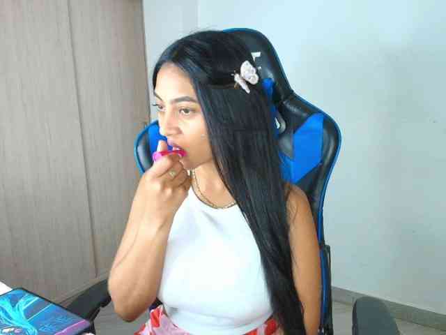 Sophiiaaxx webcam