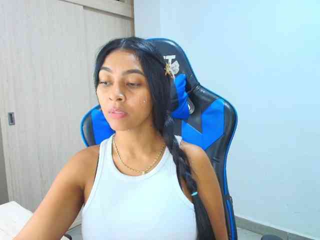 Sophiiaaxx webcam