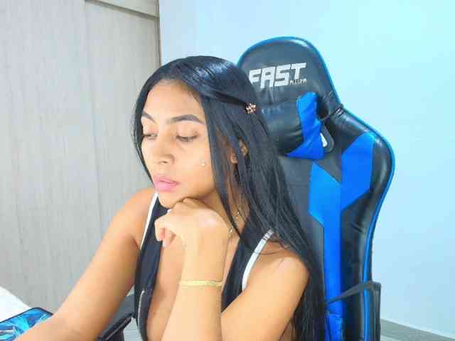 Sophiiaaxx webcam