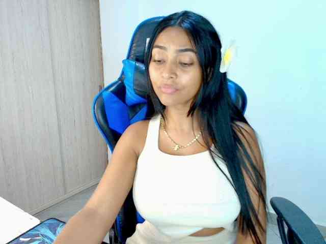 Sophiiaaxx webcam