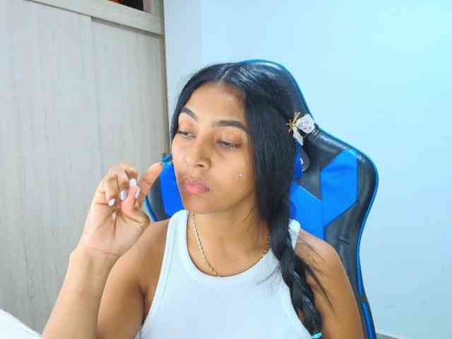 Sophiiaaxx webcam