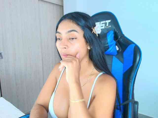 Sophiiaaxx webcam