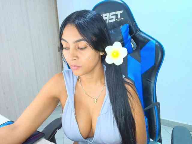 Sophiiaaxx webcam