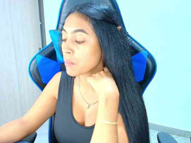 Sophiiaaxx webcam