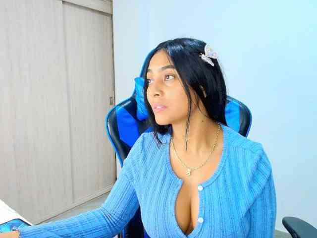 Sophiiaaxx webcam