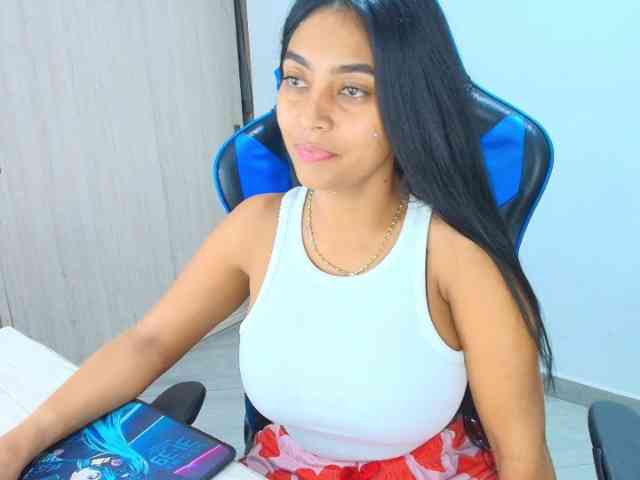 Sophiiaaxx webcam