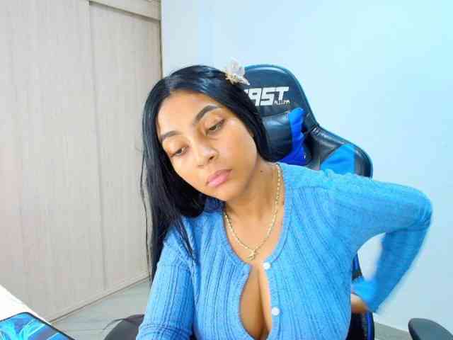 Sophiiaaxx webcam