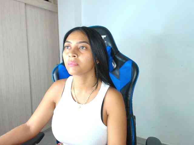 Sophiiaaxx webcam