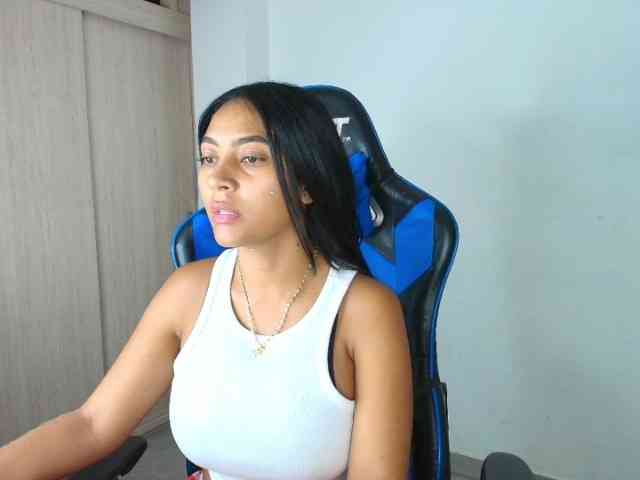 Sophiiaaxx webcam
