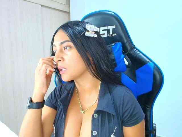 Sophiiaaxx webcam