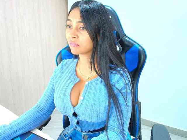 Sophiiaaxx webcam