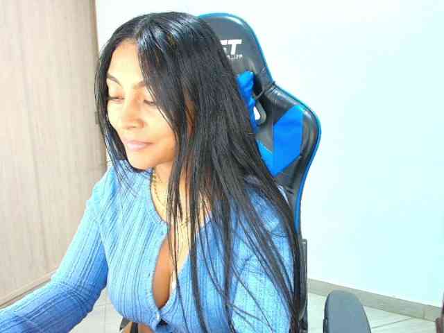 Sophiiaaxx webcam