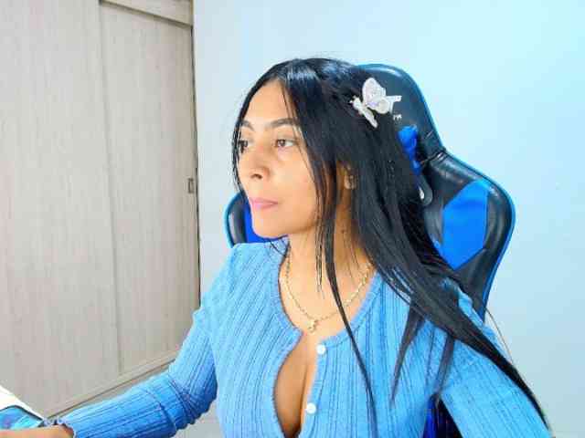 Sophiiaaxx webcam