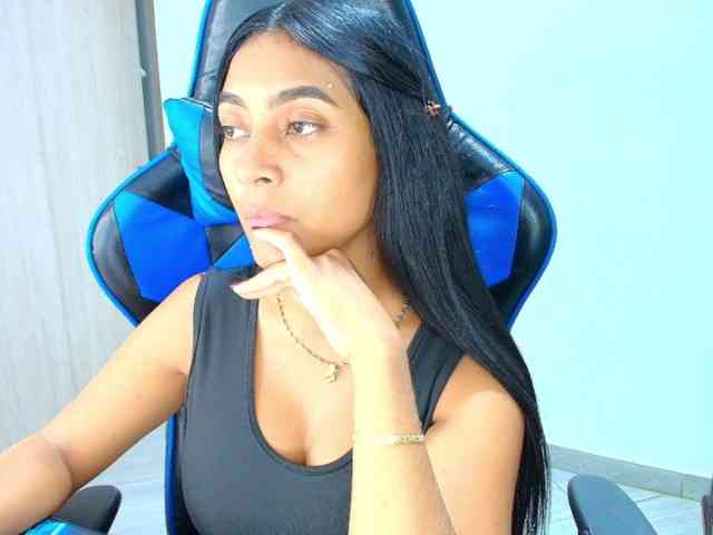 Sophiiaaxx webcam