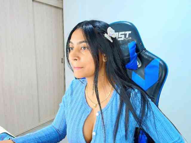 Sophiiaaxx webcam