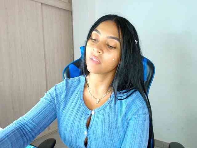Sophiiaaxx webcam