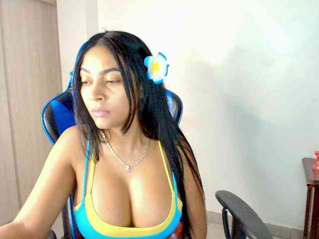 Sophiiaaxx webcam