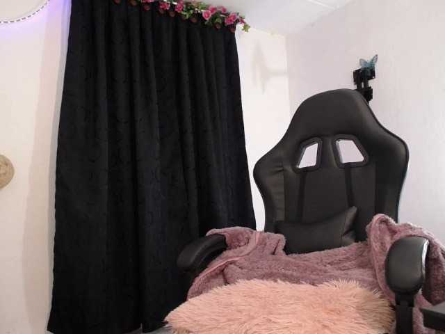 AliceVargas's BongaCams show and profile