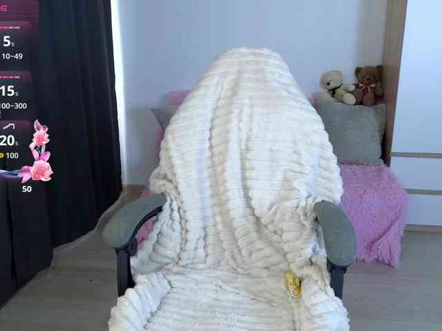 MiraBella10 Live Webcam on BongaCams