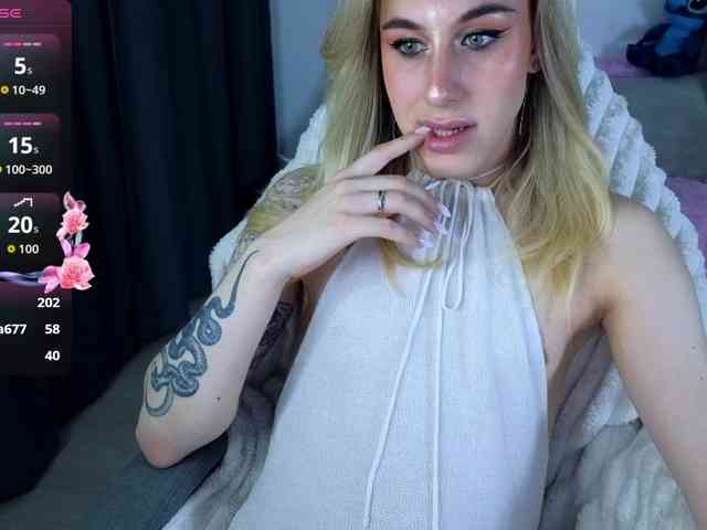 MiraBella10 Live Webcam on BongaCams