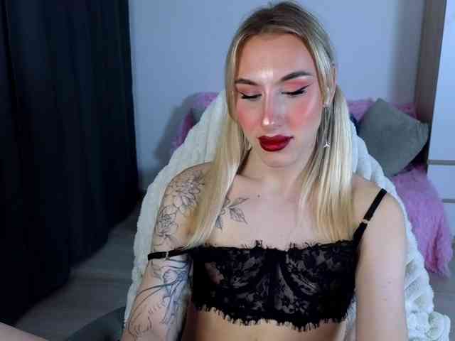 MiraBella10 Live Webcam on BongaCams
