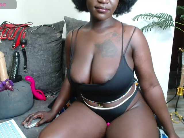 Cocoa's BongaCams show and profile