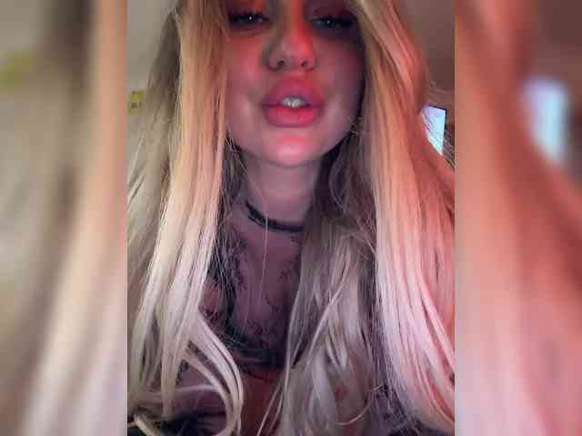 Kotofeyka1 Live Webcam on BongaCams