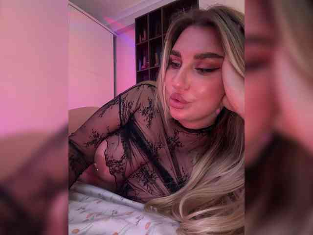 Kotofeyka1 Live Webcam on BongaCams