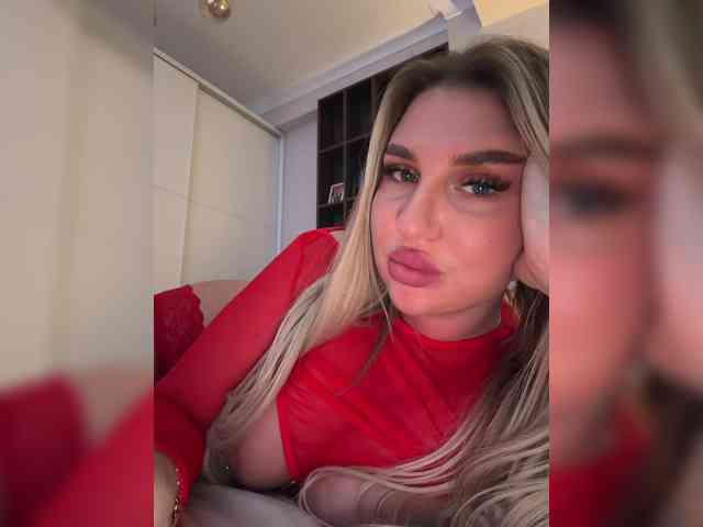 Kotofeyka1 Live Webcam on BongaCams