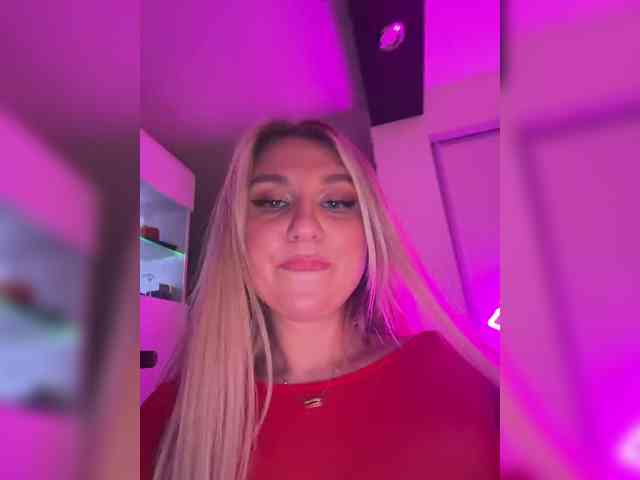 Kotofeyka1 Live Webcam on BongaCams