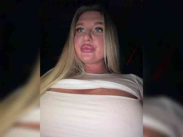 Kotofeyka1 Live Webcam on BongaCams