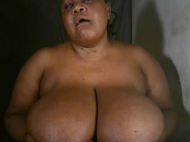 Ebonymagixs's BongaCams show and profile