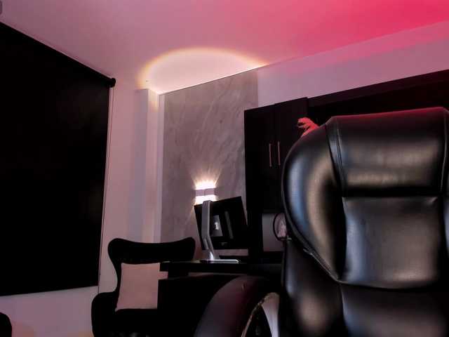 TiffannySins's BongaCams show and profile