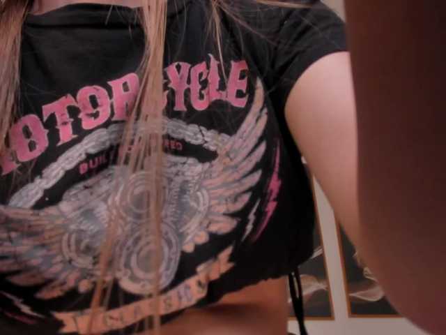 TiffannySins's BongaCams show and profile